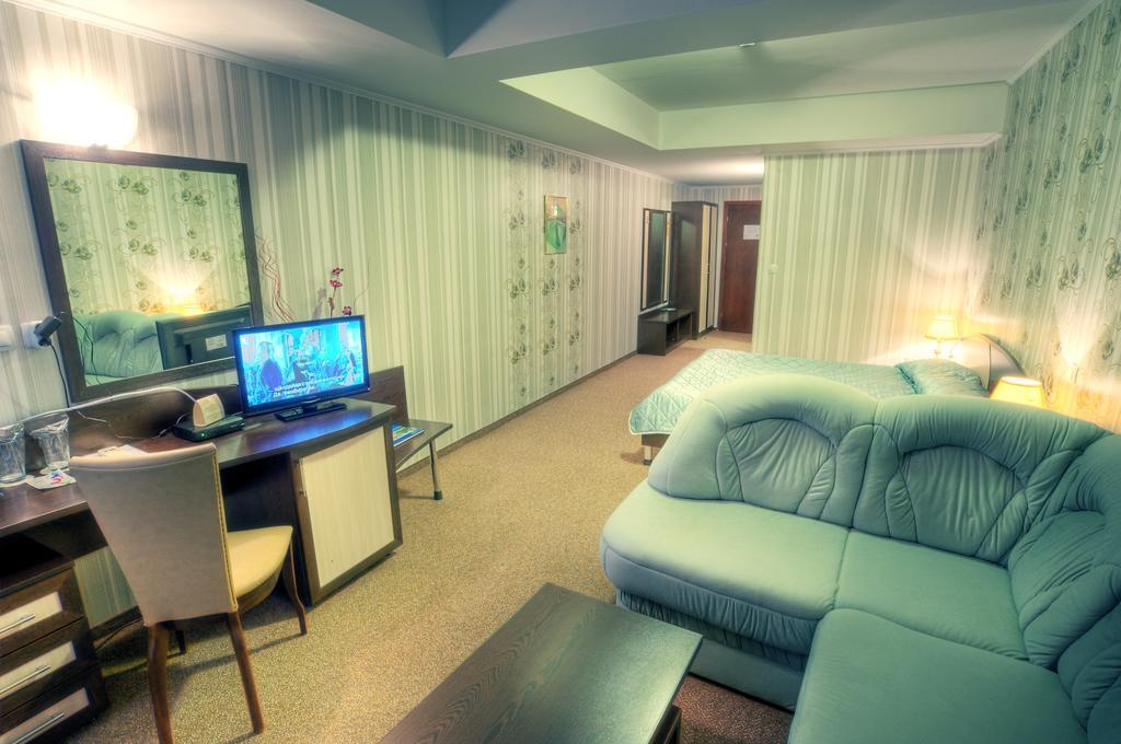 Luxor Hotel สโมลยัน ภายนอก รูปภาพ