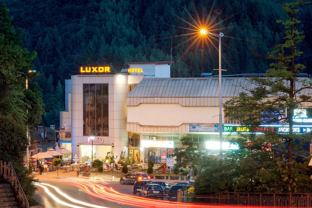 Luxor Hotel สโมลยัน ภายนอก รูปภาพ